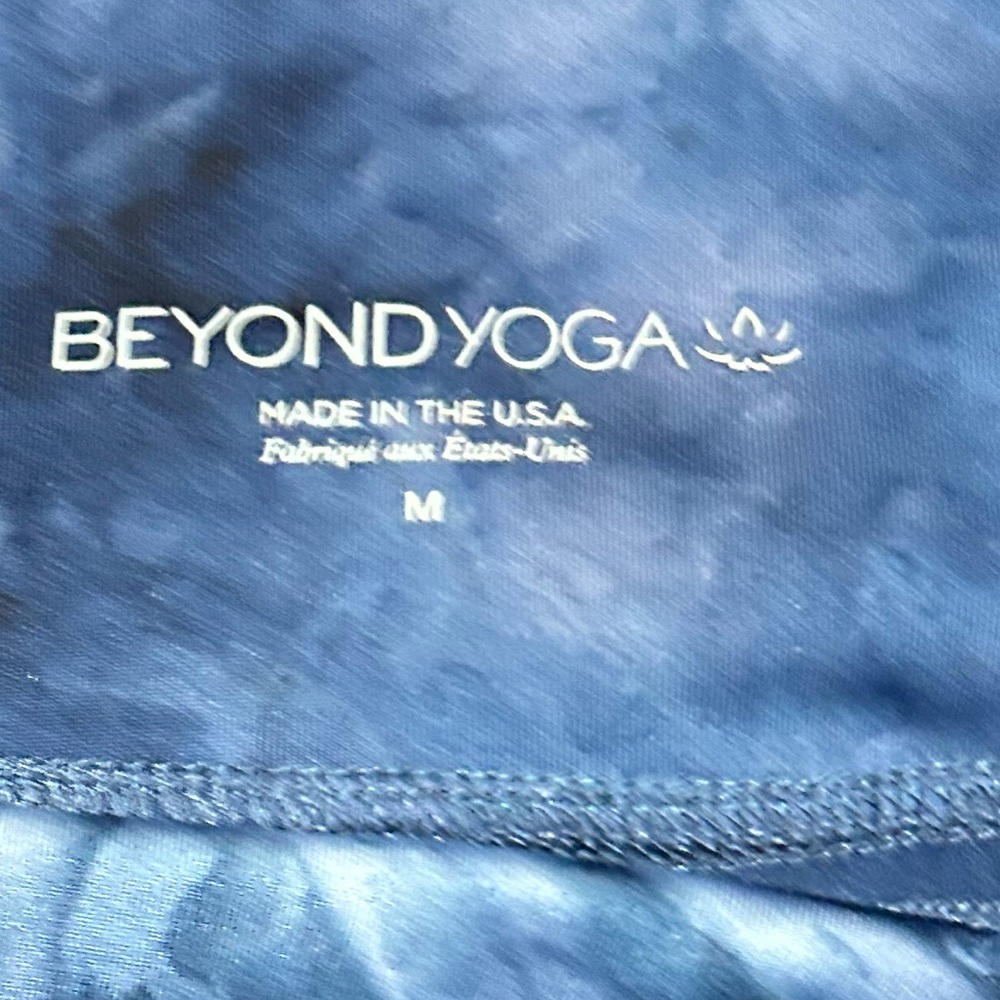 Beyond Yoga Smokeshow Wave High Waisted Leggings Size Medium - Picture 4 of 5